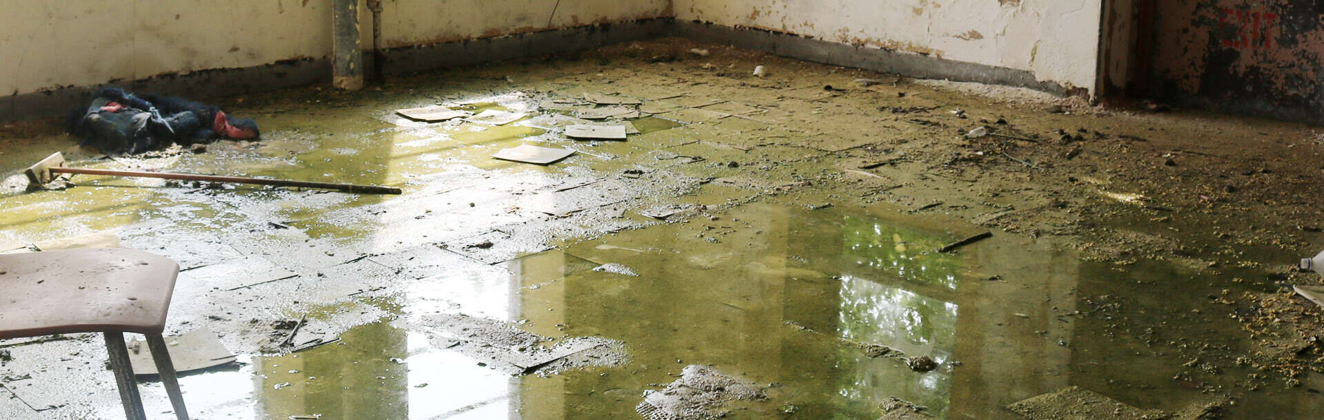 COMMON WINTER HAZARDS FOR BUSINESSES 1800 WATER DAMAGE